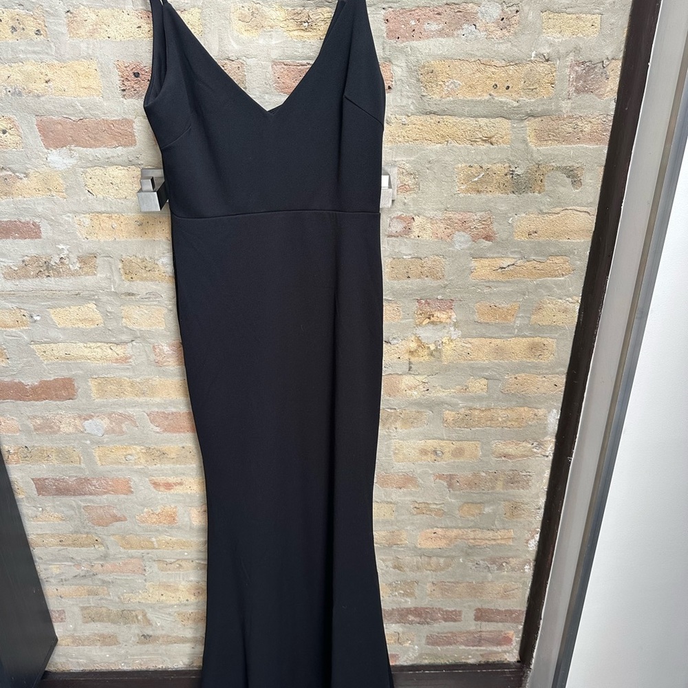 Elegant Black Sleeveless Gown